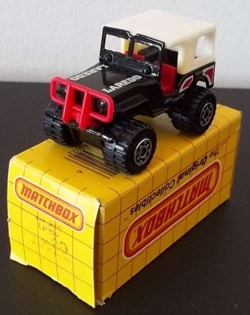 MATCHBOX # 20 JEEP Laredo !! 1983 RARE Black + White VARIANT ! +  Original Box ! EXCELLENT ! Macau